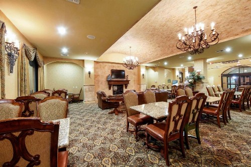 Comfort Suites Alamo Riverwalk - image 28