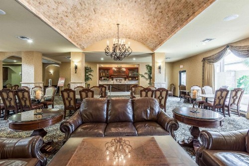 Comfort Suites Alamo Riverwalk - image 8