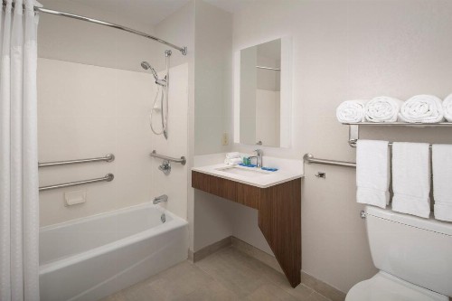 Holiday Inn Express San Antonio North Riverwalk Area an IHG Hotel - image 35