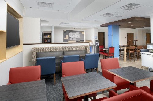 Holiday Inn Express San Antonio North Riverwalk Area an IHG Hotel - image 6