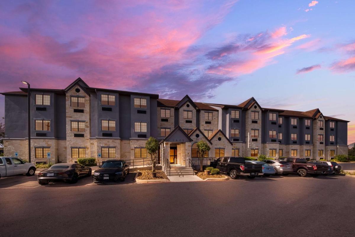Microtel Inn & Suites by Wyndham San Antonio by SeaWorld - main image