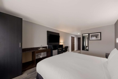 Microtel Inn & Suites by Wyndham San Antonio by SeaWorld - image 13