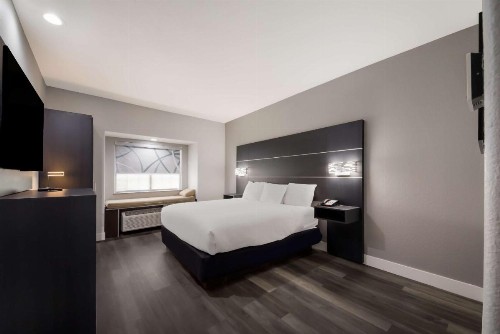 Microtel Inn & Suites by Wyndham San Antonio by SeaWorld - image 14