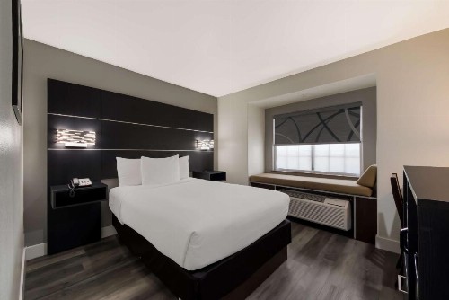 Microtel Inn & Suites by Wyndham San Antonio by SeaWorld - image 17
