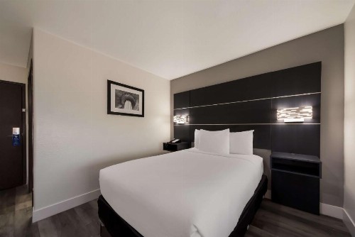 Microtel Inn & Suites by Wyndham San Antonio by SeaWorld - image 18