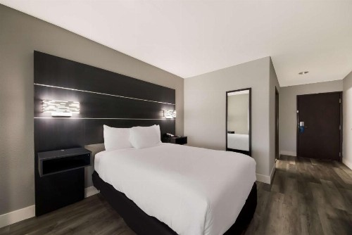 Microtel Inn & Suites by Wyndham San Antonio by SeaWorld - image 25
