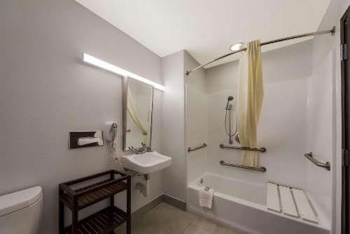 Microtel Inn & Suites by Wyndham San Antonio by SeaWorld - image 29