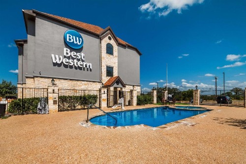 Microtel Inn & Suites by Wyndham San Antonio by SeaWorld - image 32