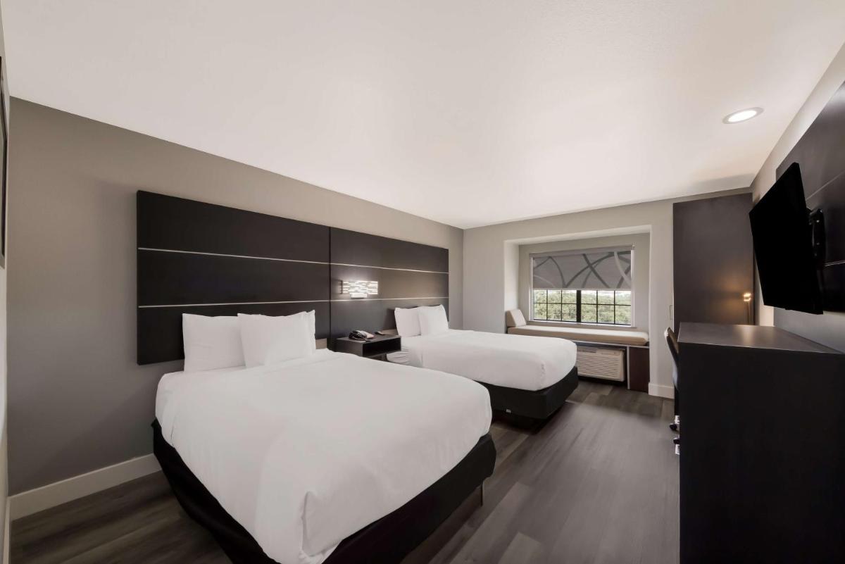 Microtel Inn & Suites by Wyndham San Antonio by SeaWorld - image 5