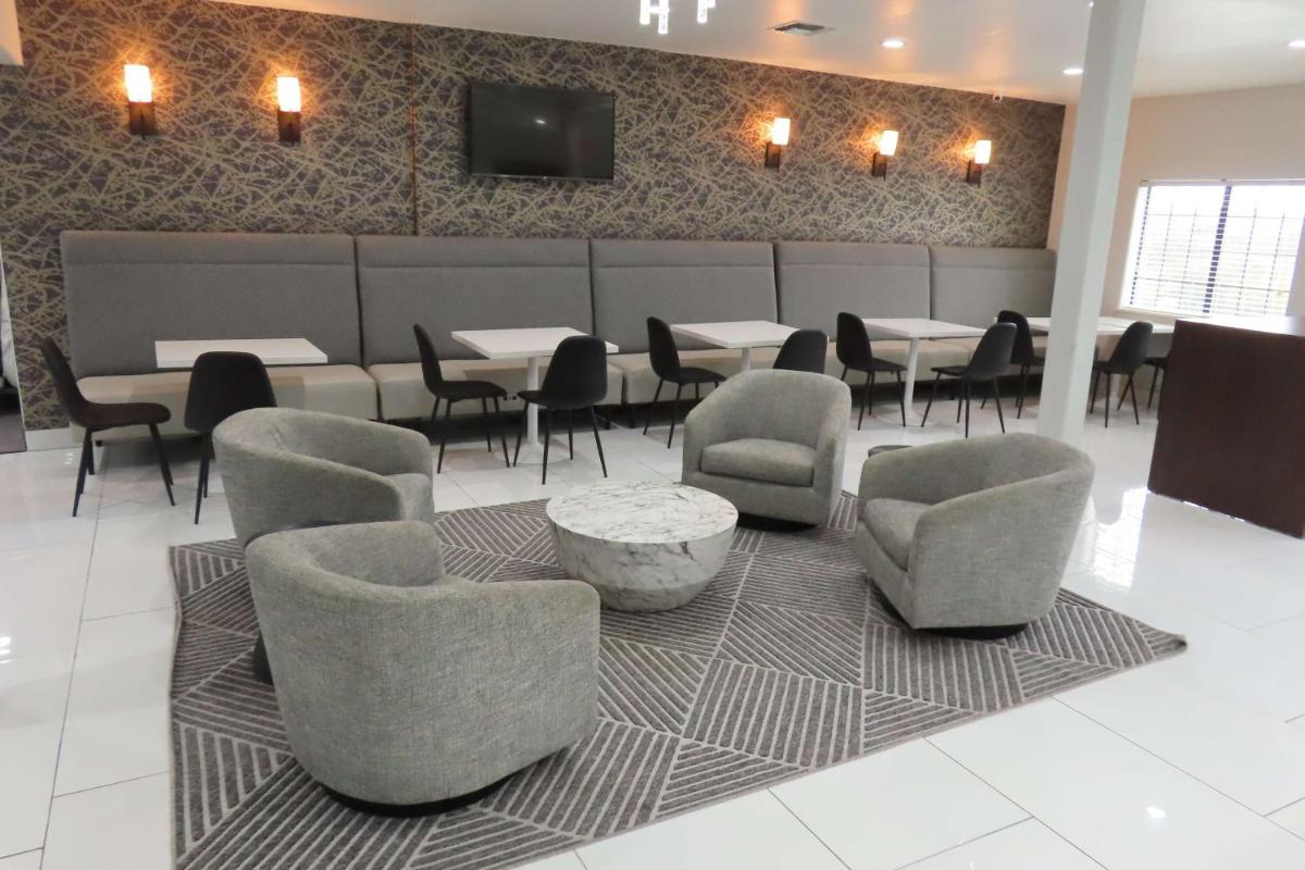 Microtel Inn & Suites by Wyndham San Antonio by SeaWorld - image 6