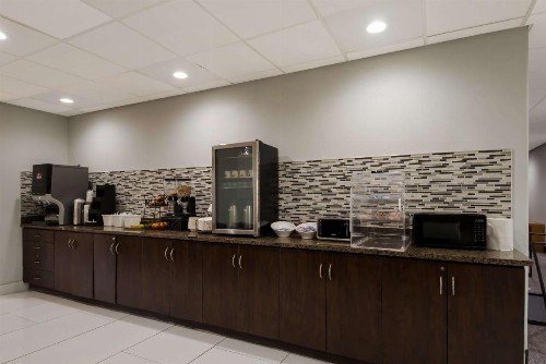 Microtel Inn & Suites by Wyndham San Antonio by SeaWorld - image 7