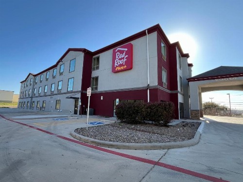 Quality Suites North IH 35