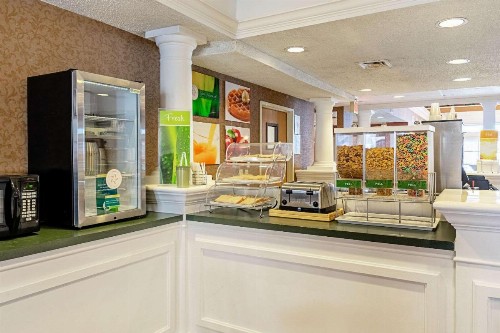 Quality Suites - image 3