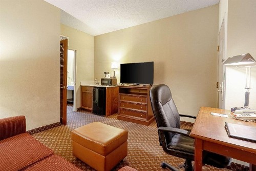 Quality Suites - image 37