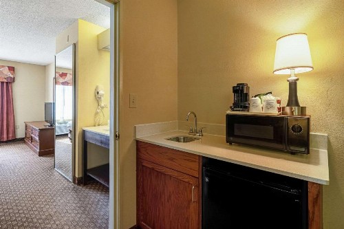 Quality Suites - image 44