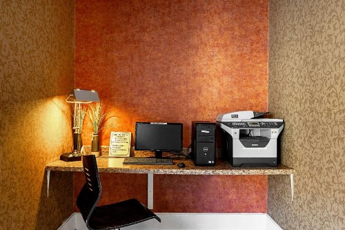 Quality Suites - image 45