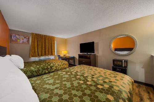 Express Inn & Suites - San Antonio Sea World Medical Center - image 12