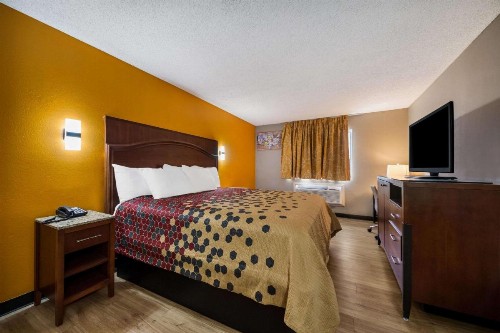 Express Inn & Suites - San Antonio Sea World Medical Center - image 19