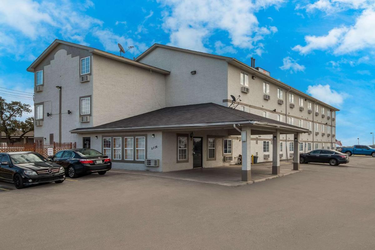 Express Inn & Suites - San Antonio Sea World Medical Center - image 2
