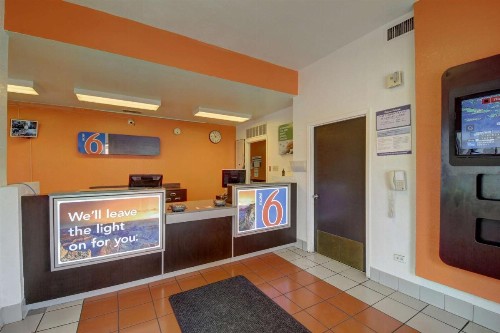 Motel 6-San Antonio TX - Downtown - Market Square - image 28