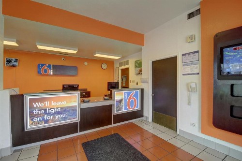 Motel 6-San Antonio TX - Downtown - Market Square - image 29