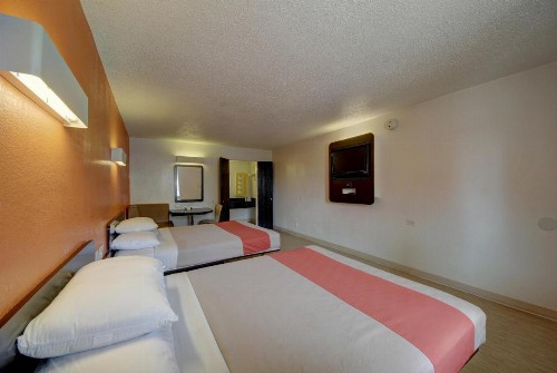 Motel 6-San Antonio TX - Downtown - Market Square - image 3