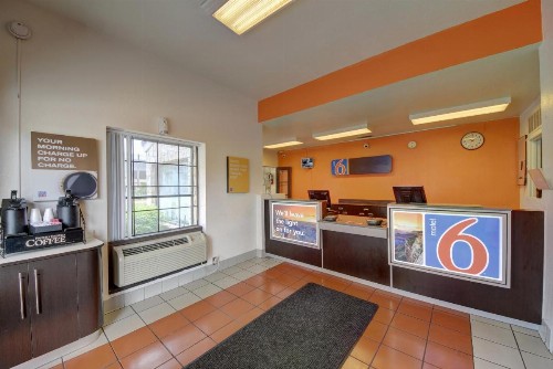 Motel 6-San Antonio TX - Downtown - Market Square - image 47