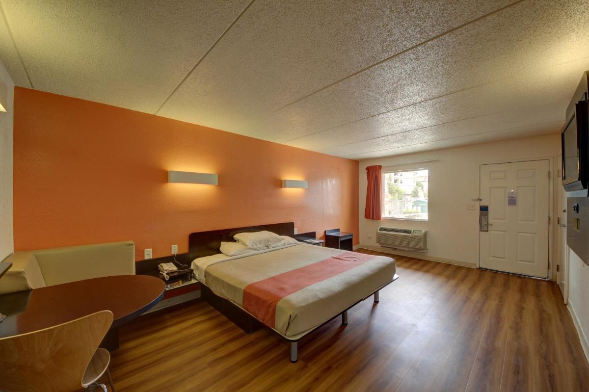 Motel 6-San Antonio TX - Downtown - Market Square - image 6
