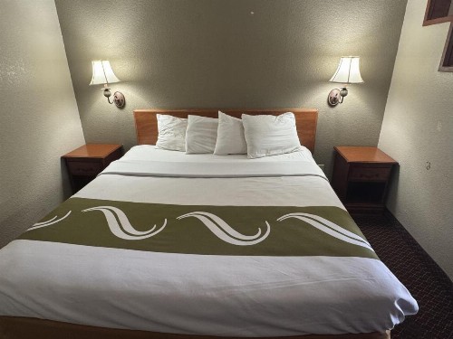 Rodeway Inn & Suites South of Fiesta Park - image 14