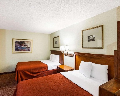 Rodeway Inn & Suites South of Fiesta Park - image 16