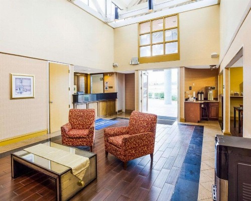 Rodeway Inn & Suites South of Fiesta Park - image 29
