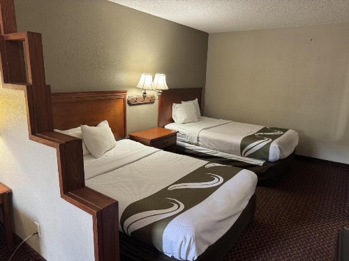 Rodeway Inn & Suites South of Fiesta Park - image 3