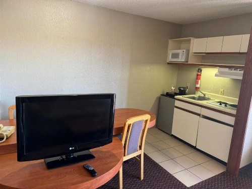 Rodeway Inn & Suites South of Fiesta Park - image 31