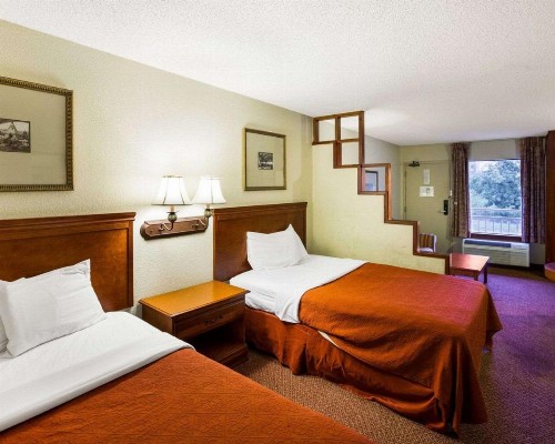 Rodeway Inn & Suites South of Fiesta Park - image 36