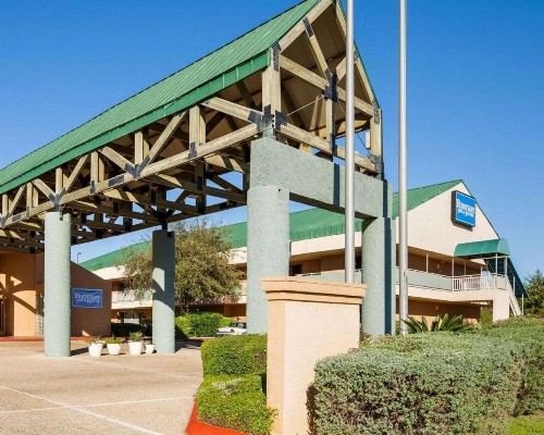Rodeway Inn & Suites South of Fiesta Park - image 45