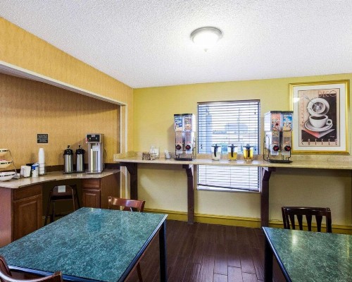 Rodeway Inn & Suites South of Fiesta Park - image 47