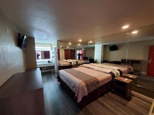 Rodeway Inn Downtown - image 15