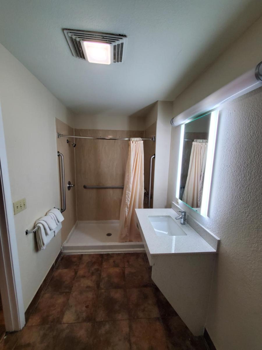 Rodeway Inn Downtown - image 2