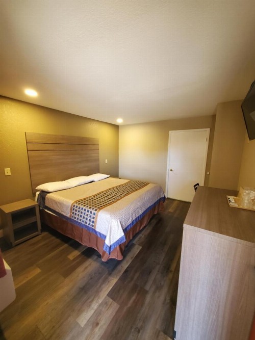 Rodeway Inn Downtown - image 3