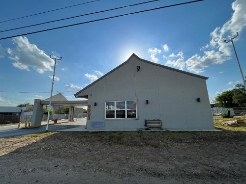 Mid Towne Inn & Suites - image 4