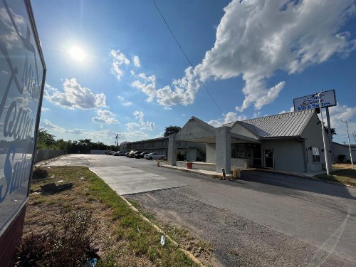Mid Towne Inn & Suites - image 5