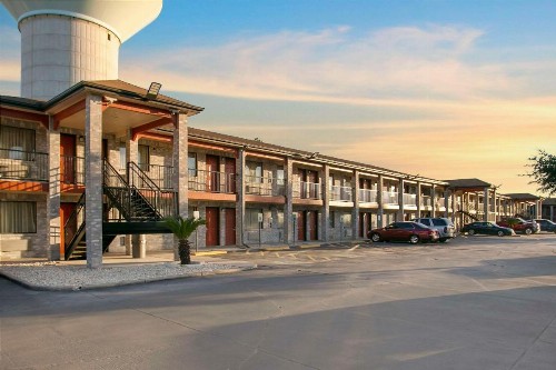 Econo Lodge Near Lackland Air Force Base-SeaWorld - image 13