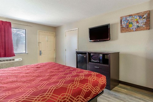 Econo Lodge Near Lackland Air Force Base-SeaWorld - image 30