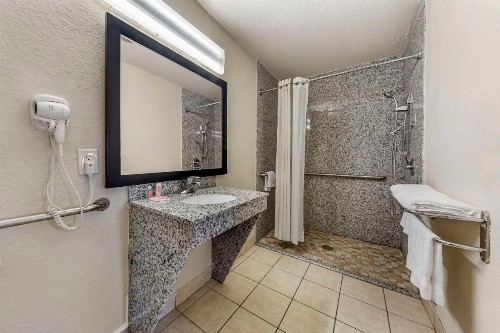 Econo Lodge Near Lackland Air Force Base-SeaWorld - image 6
