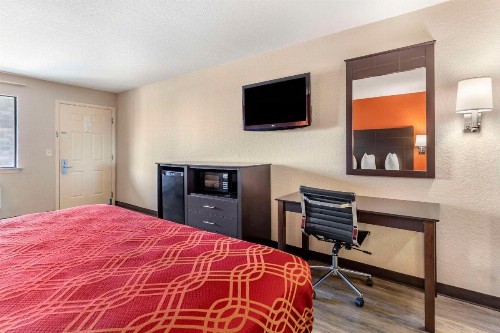 Econo Lodge Near Lackland Air Force Base-SeaWorld - image 9
