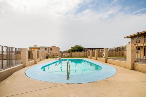 OYO Hotel San Antonio Lackland Air Force Base North - image 12