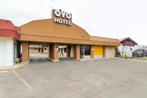 OYO Hotel San Antonio Lackland Air Force Base North - image 2