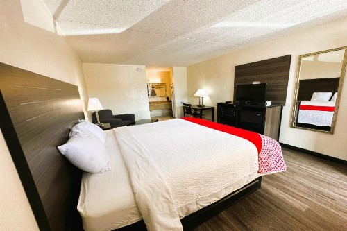 OYO Hotel San Antonio Lackland Air Force Base North - image 25