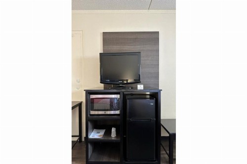 OYO Hotel San Antonio Lackland Air Force Base North - image 35