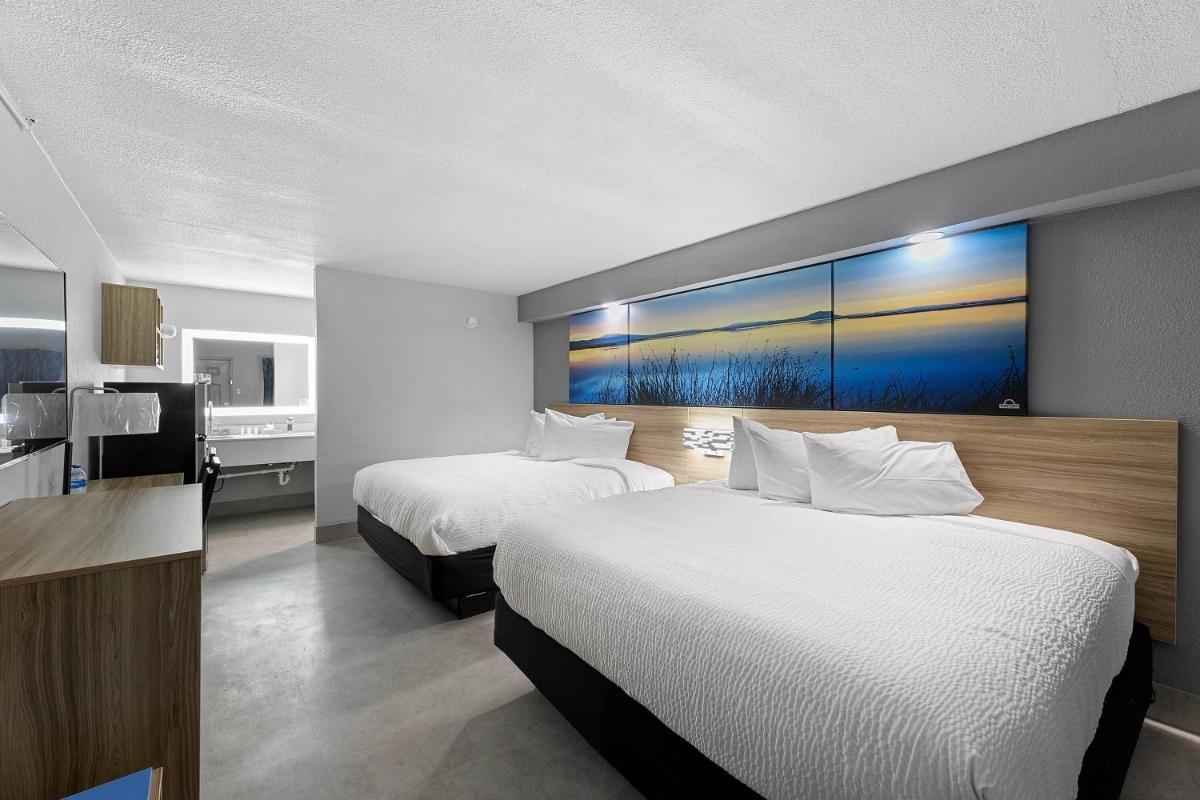 Deluxe Inn San Antonio Near Lackland AFB - image 2